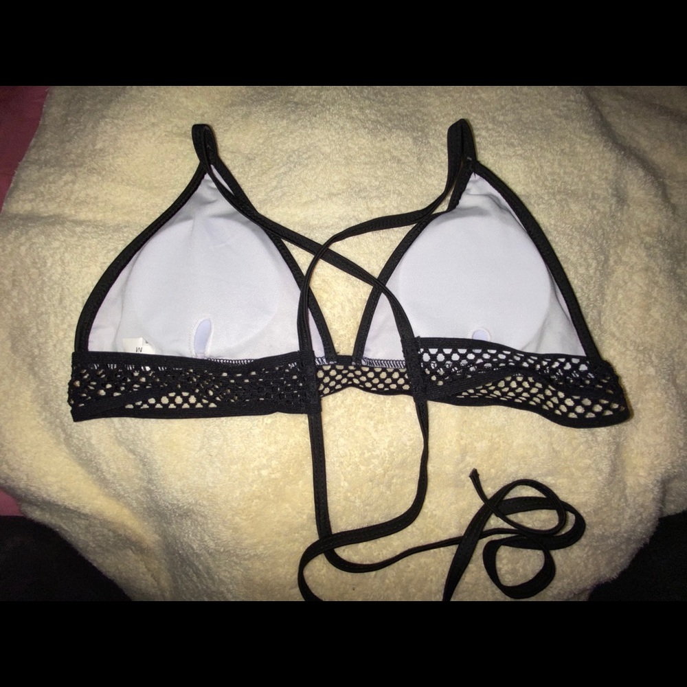 Bikini - Picture 3 of 5